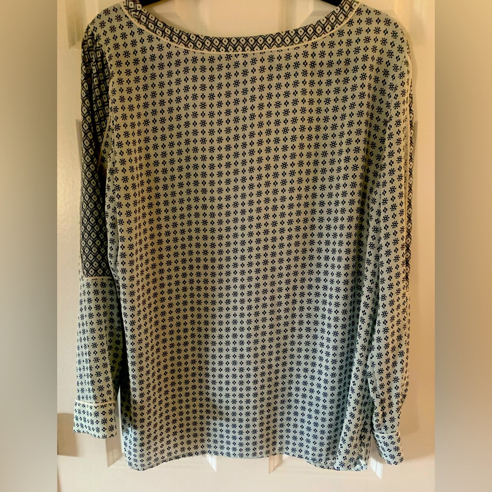 Loft pattern scoop neck blouse